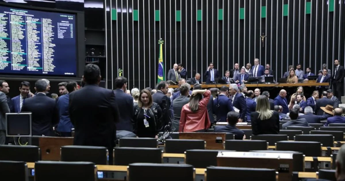 Escândalo: Deputados usam recursos públicos para fortalecer currais eleitorais 1 Deputados usam solenidades na Câmara para reforçar curral eleitoral. E é você quem paga – Noticias R7