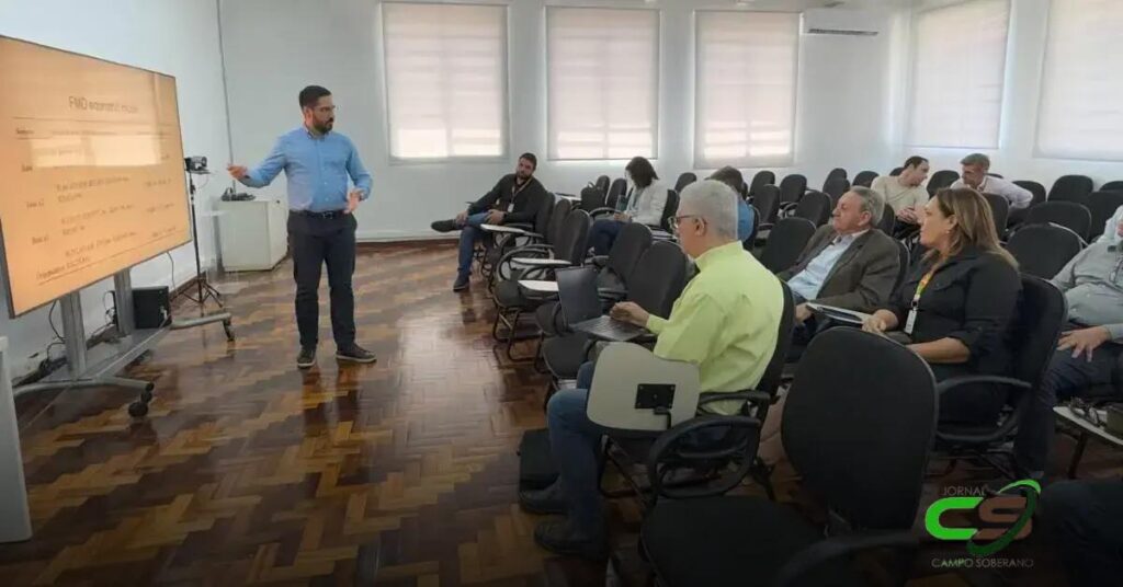 Capacitação sobre Aplicativo Pioneiro para Simulação de Focos de Febre Aftosa