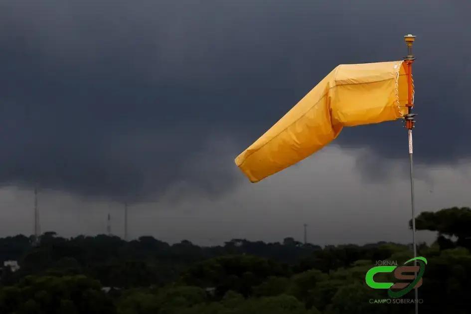 Previsão: Primeiro Dia de 2025 com Fortes Chuvas e Temporais