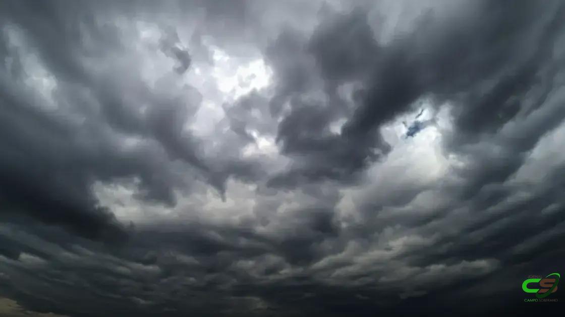 Frente fria e temporais dominam a previsão do tempo para esta semana no Brasil