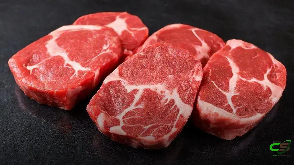 Exportação de carne bovina atinge recorde na parcial de novembro de 2025